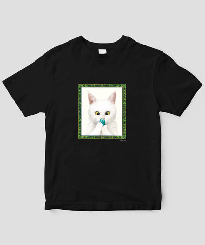 なかの真実『みどりのがけのふるいいえ』猫と不思議な石Tシャツ / 世界文化社