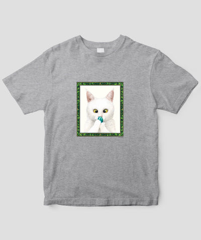 なかの真実『みどりのがけのふるいいえ』猫と不思議な石Tシャツ / 世界文化社
