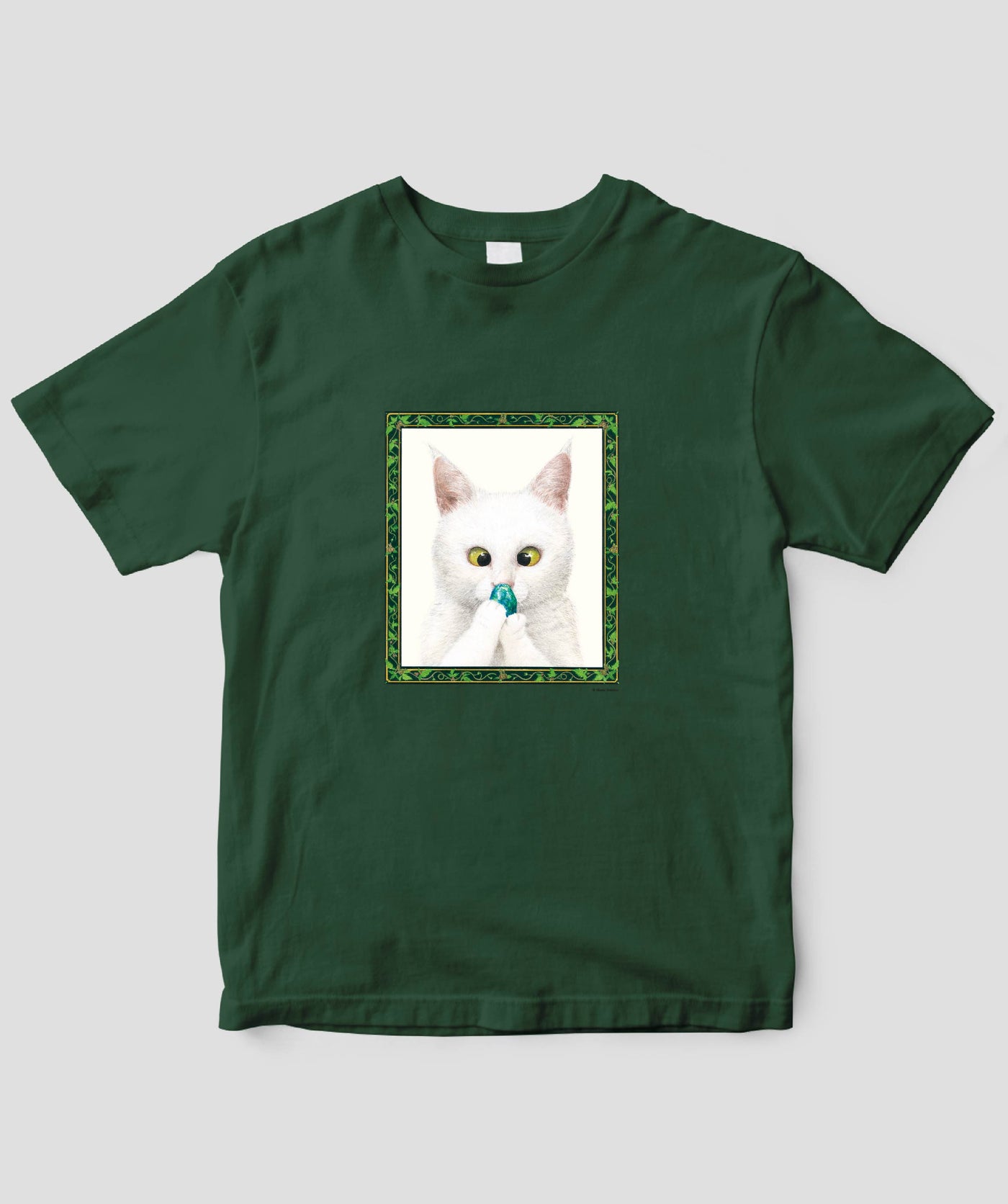 なかの真実『みどりのがけのふるいいえ』猫と不思議な石Tシャツ / 世界文化社